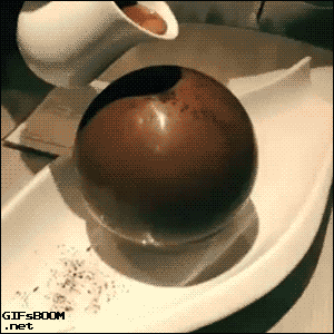 ホットチョコで溶ける大きな空洞のチョコボール