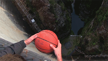 ダムからバスケットボールを落とす2